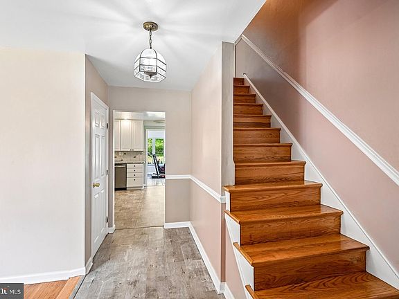 3rd image of 3006 Appledale Rd