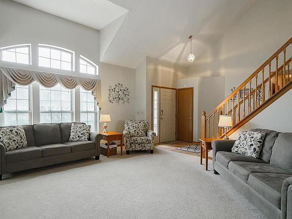 3rd image of 5644 Hillcoat Dr
