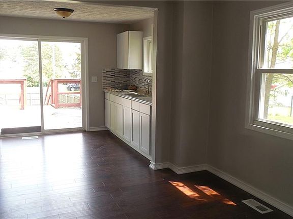 5th image of 649 Louden St
