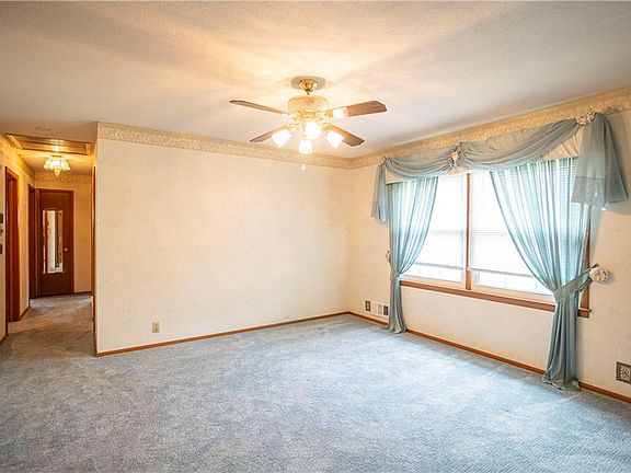 5th image of 3041 S Linwood Ave