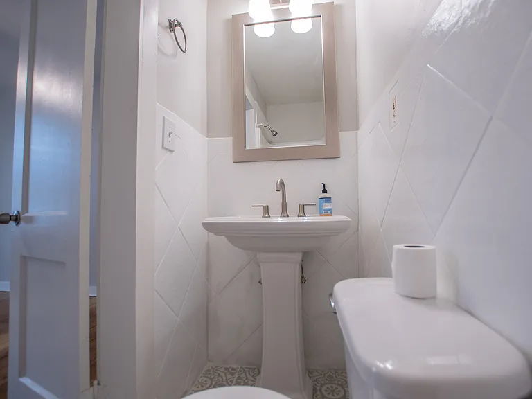 1818 Taylor Ave — Photo 50
