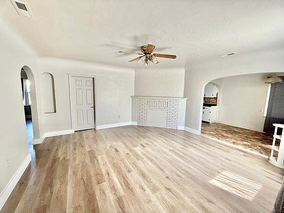 5th image of 2245 Garden Ave