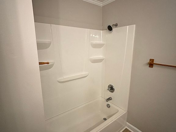 5th image of 4300 Kinview Dr