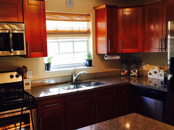 4th image of 818 Montego Dr