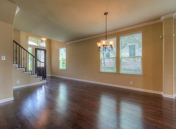 4th image of 505 Meadowlark St APT A