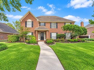 15110 Greenleaf Ln, Houston, TX 77062