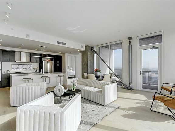 4th image of 301 West Ave APT 4403