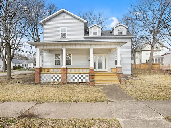 112 W Center St, Monticello, IL 61856