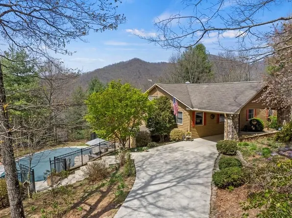 462 Kirk Rd, Sylva, NC 28779