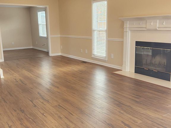 4th image of 106 Longleaf Ln