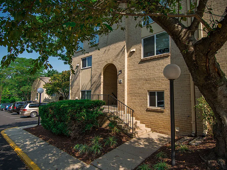 Maplewood Villas Apartments Building Exterior 15