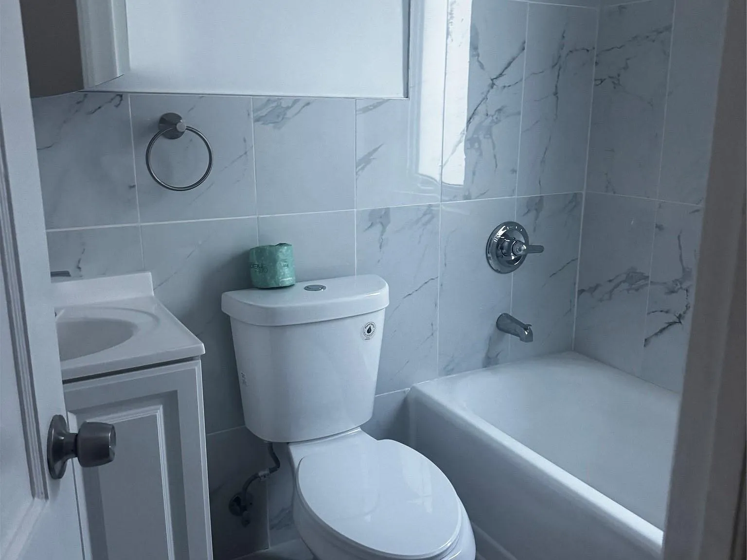 2 bed, 1.0 bath, 780 sqft, $2,850 — Photo 2