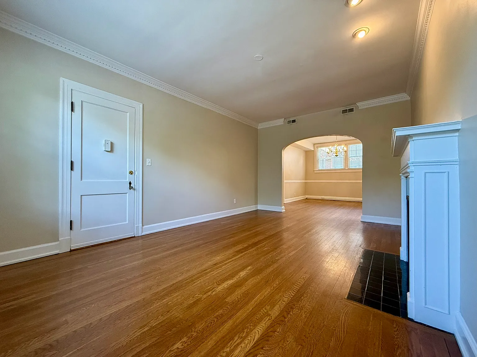 2 bed, 1200 sqft, $1,370 — Photo 3