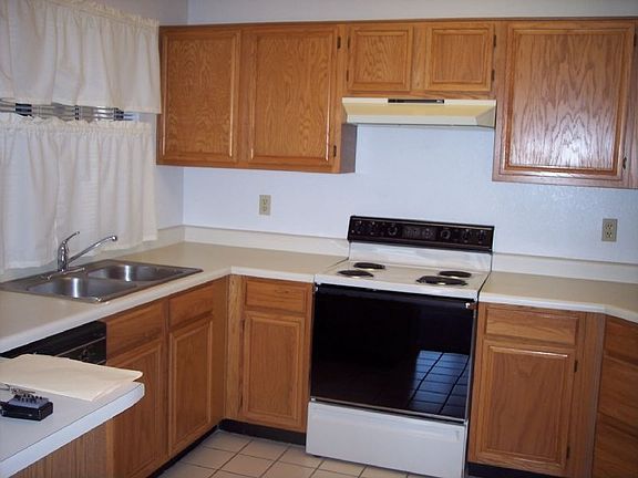 3rd image of 1001 N Pasadena St Unit 155