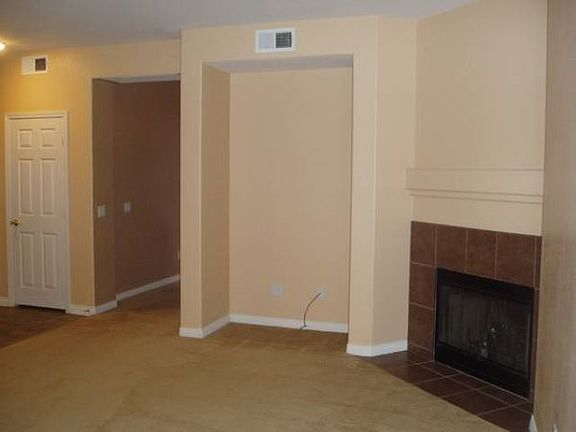 2nd image of 570 Dundee Ln