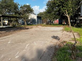 20 Bayberry Cir, Rockport, TX 78382