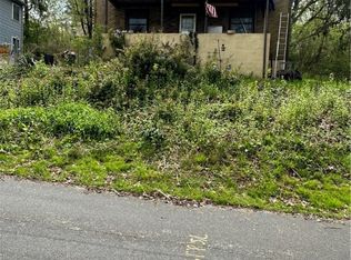 345 Center Ave, Oakdale, PA 15071