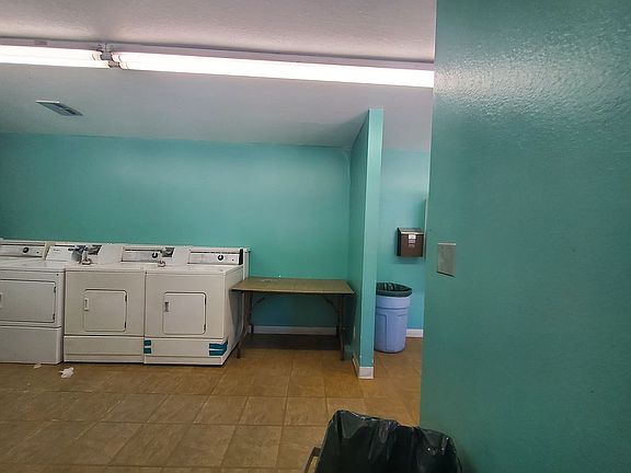 3rd image of 3136 S Eastern Ave