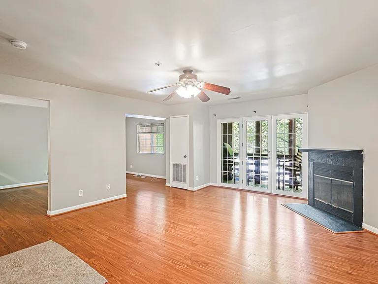 4906 Columbia Rd #8 — Photo 3