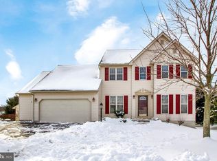 18 Highland Rd, Seven Valleys, PA 17360