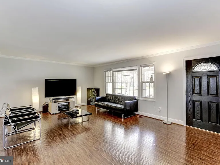 4311 Pergate Ln — Photo 8