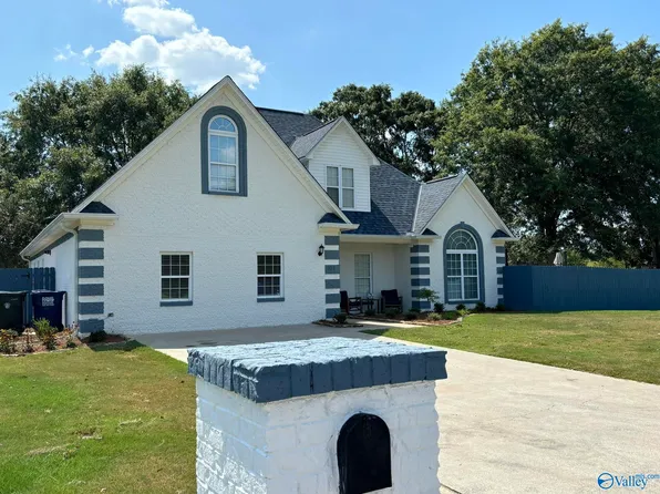 104 Spike St, Owens X Rds, AL 35763