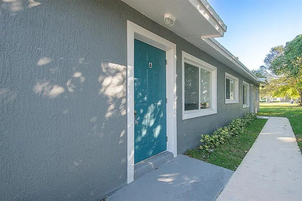 3 bed, 1.0 bath, 1550 sqft, $1,600 — Photo 1