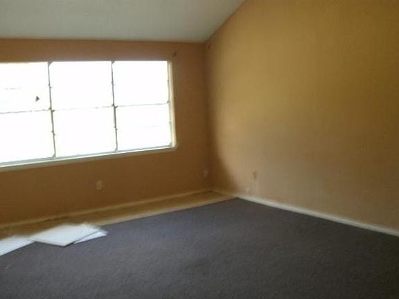 4th image of 11958 Silver Island Cir