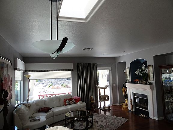 family room w/fire pl