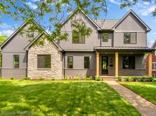 2444 Benjamin Ave, Royal Oak, MI 48073