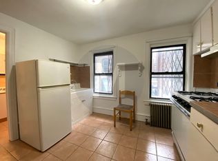 372 8th Ave #3, New York, NY 10001