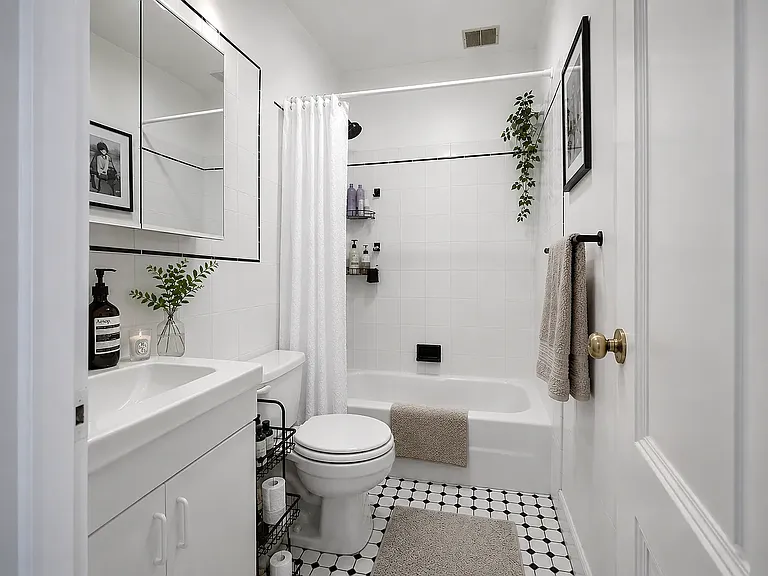 178 W Houston St #18 — Photo 5