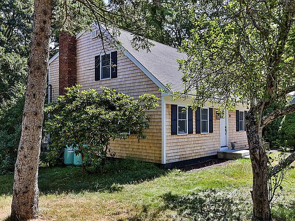 3rd image of 17 Hunters Ridge Rd