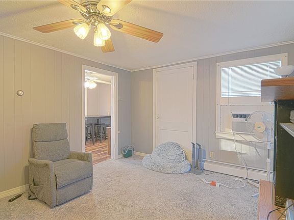 5th image of 203 S Columbia St