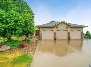 506 Grace Ave, Parker, SD 57053