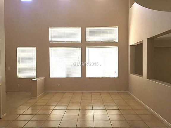 3rd image of 5589 Valley Mill St