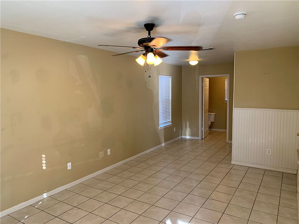 1st image of 334 S Fm 1174