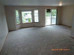 4th image of 305 9th St APT 7