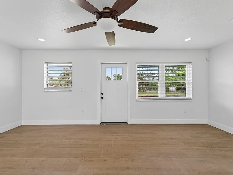 1839 Saint George Dr — Photo 25