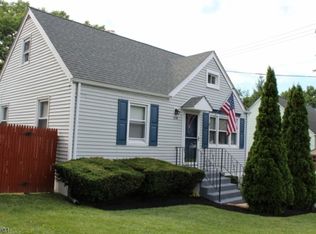 118 Elmhurst Dr, Phillipsburg, NJ 08865