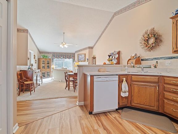 4th image of 107 N Blair Dr APT 20