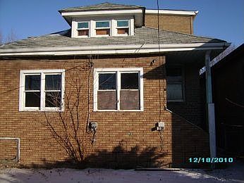2nd image of 6018 S Troy St