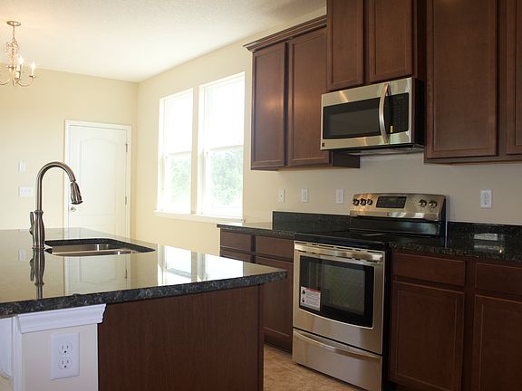4th image of 181 N Churchill Dr