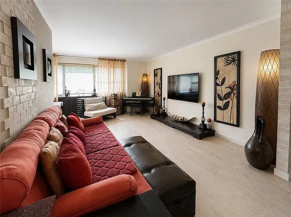 2915 W 5th St APT 2F, Brooklyn, NY 11224