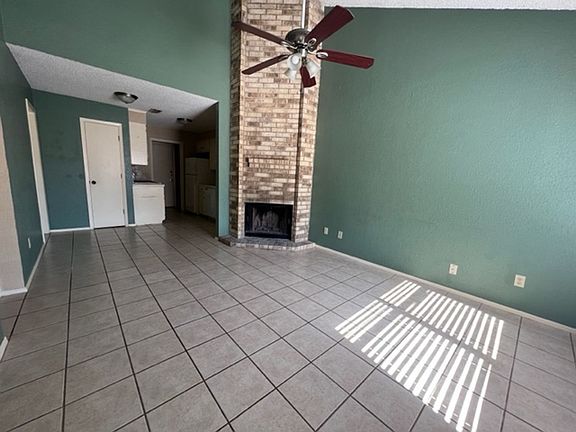 3rd image of 1 Teakwood Ln