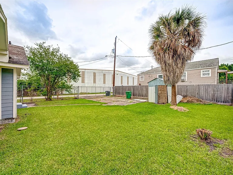1510 Walton St — Photo 24
