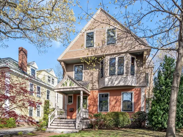 67 Hammond St, Cambridge, MA 02138