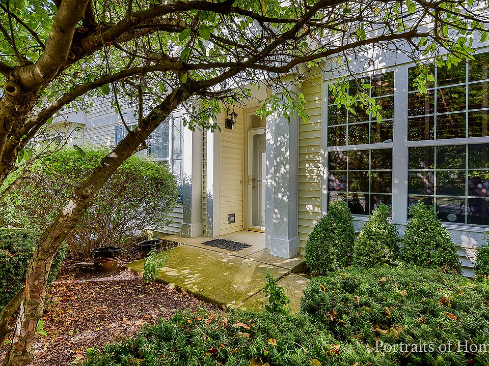 1st image of 330 Woodhill Dr