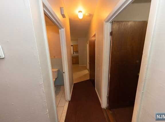 4th image of 985 Stuyvesant Ave
