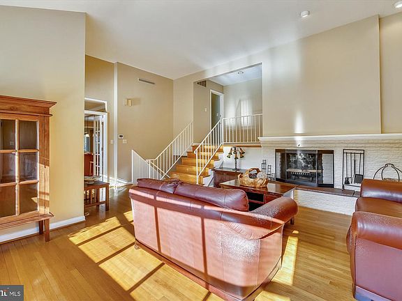 2nd image of 9224 Quintana Dr